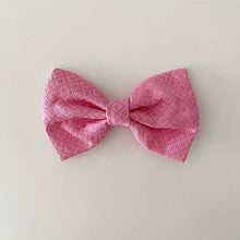 Load image into Gallery viewer, Bow Tie: Colourful Thai Woven

